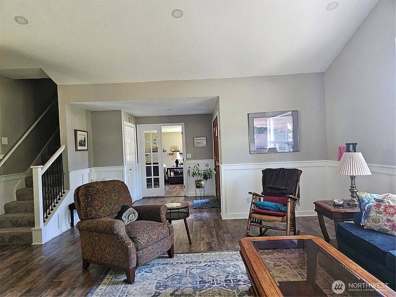 4th image of 40 N Mt Christie Drive W