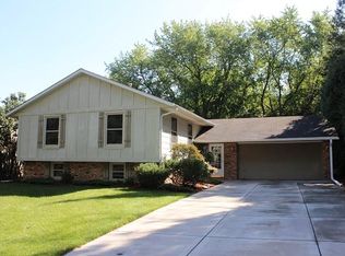 1827 20th Ave NW, New Brighton, MN 55112