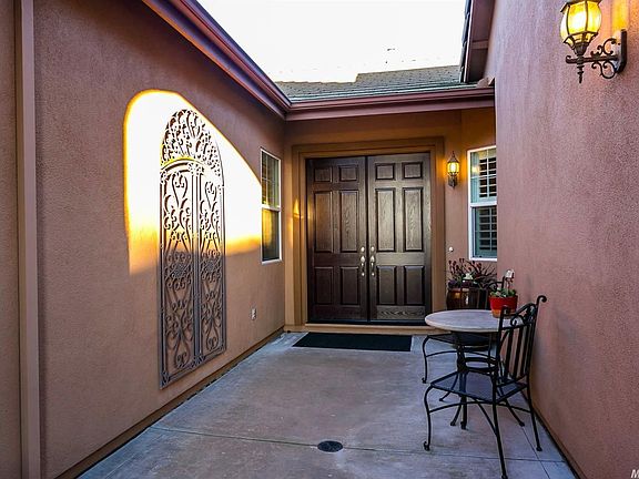 4th image of 2296 Ursula Way