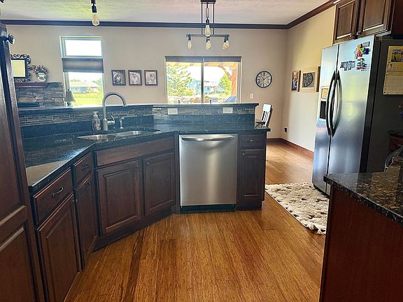 4th image of 408 W Palmer Cir