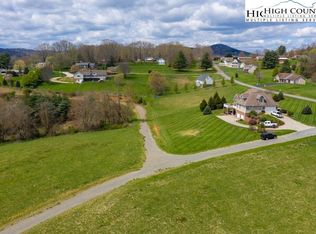 6 Autumn Glen Dr, Sparta, NC 28675