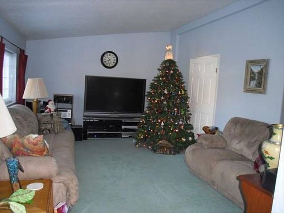 FRONT ROOM