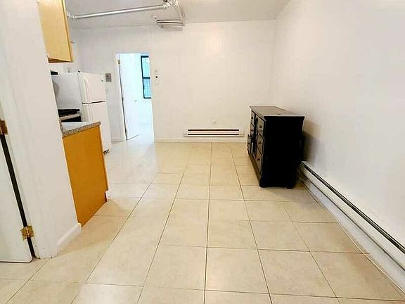3rd image of 675 Dawson St #19B