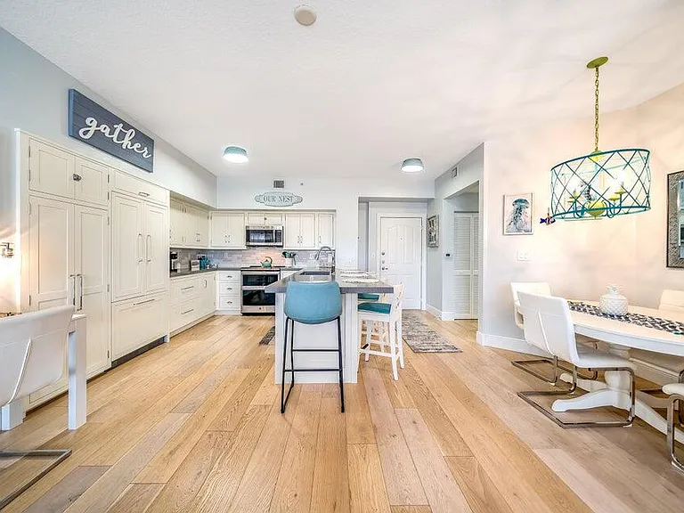 250 NE 3rd Ave #1502 — Photo 9
