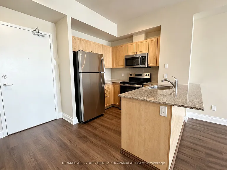 68 Main St N #233 — Photo 3