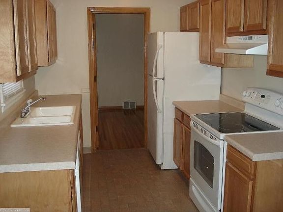 3rd image of 4013 61st Ave N