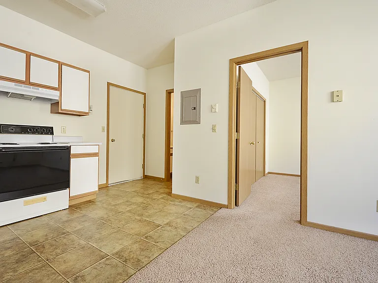 6 North Main Street - Downtown apartments on second floor above commercial spaces. — Photo 12