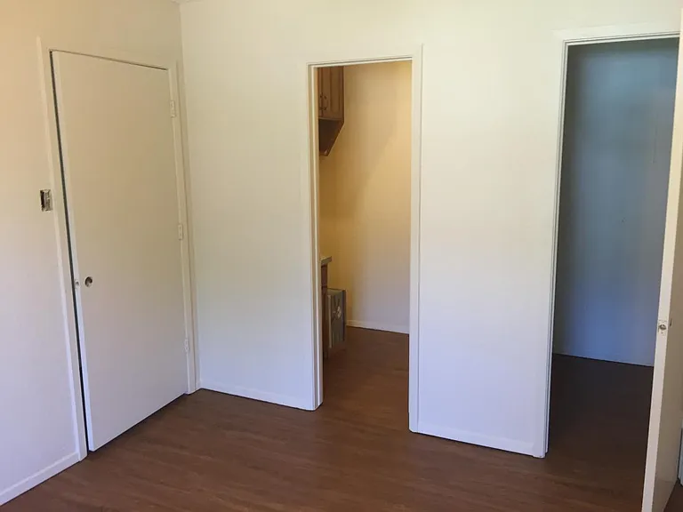 5008 Village Ct — Photo 4