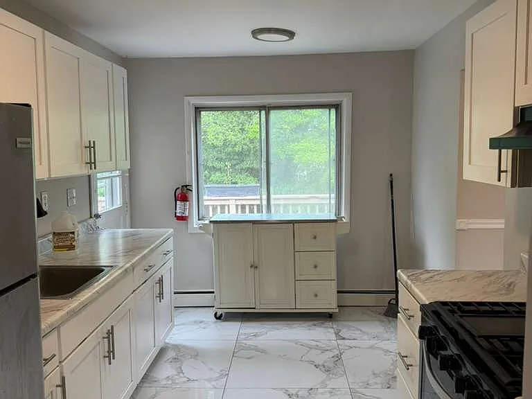 958 Utah Dr — Photo 3