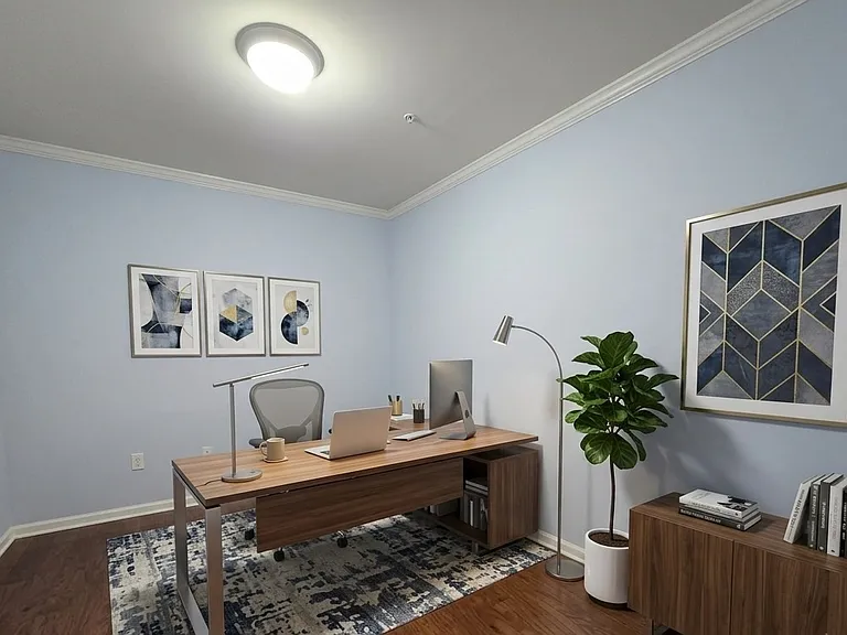 130 University Ave — Photo 3