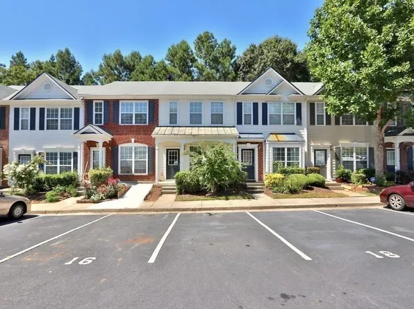 3283 Hidden Cove Cir, Peachtree Corners, GA 30092