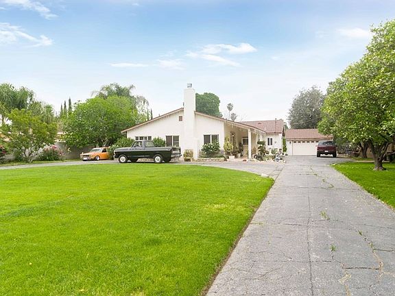 3rd image of 6928 Peach Ave