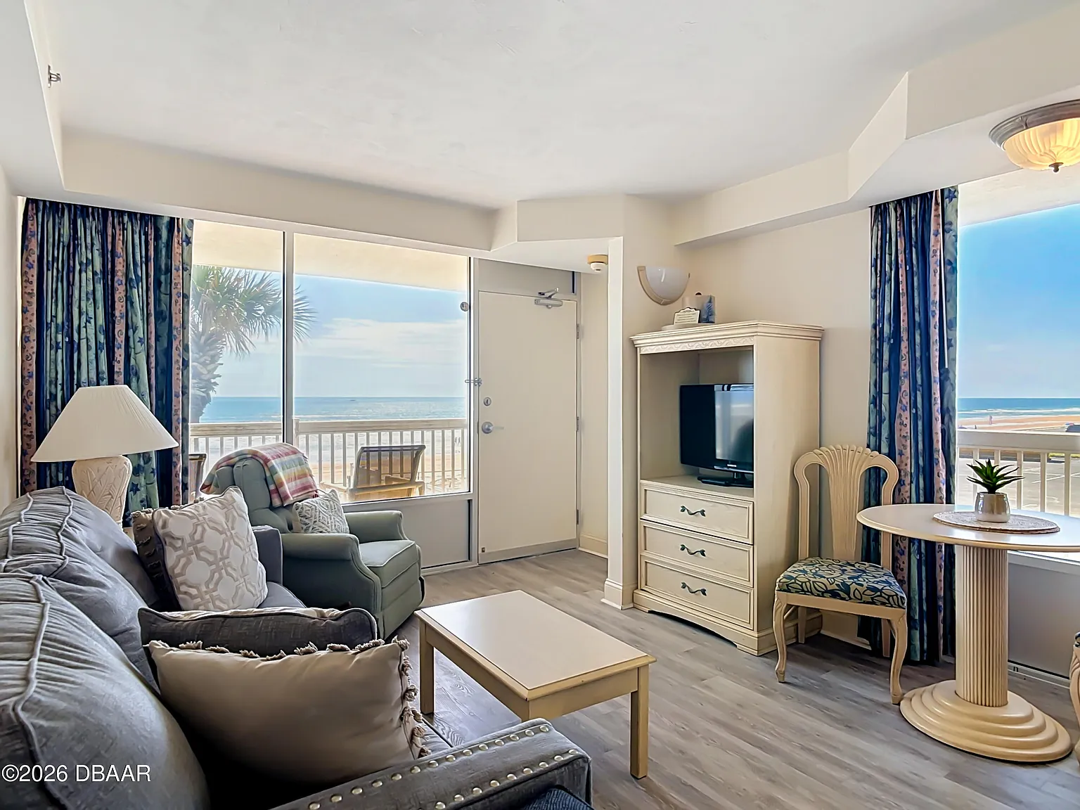 1 bed, 1.0 bath, 536 sqft, $1,800 — Photo 2