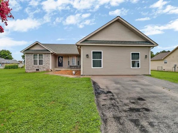67 Lakyn Dr, Crossville, TN 38571