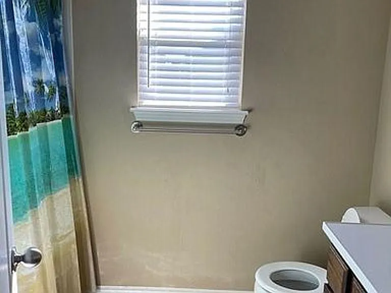 629 E Linden Ln — Photo 12