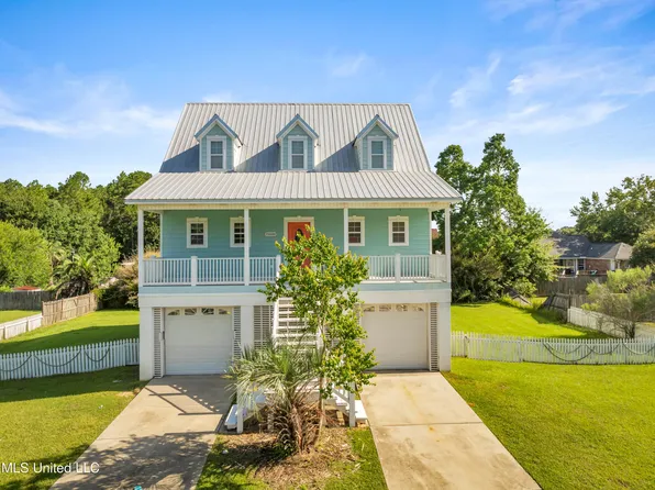 15008 Dismuke Ave, Ocean Springs, MS 39532