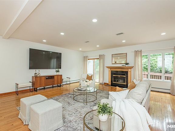 5th image of 19 Matthew Rd #19