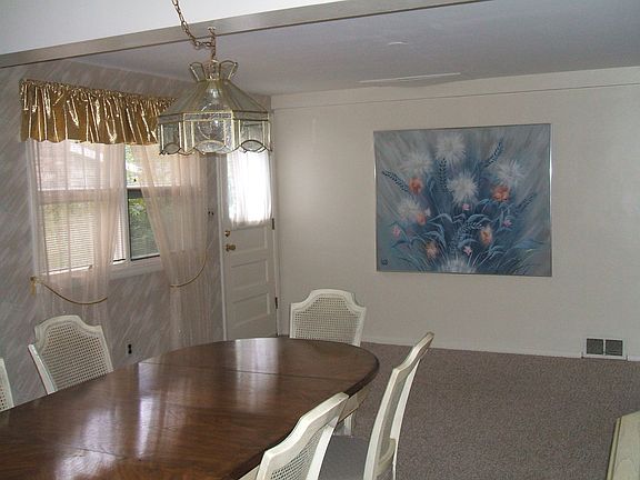 Formal Dinning Room
