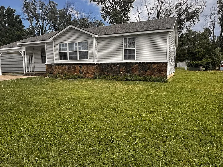 3009 W Olive St — Photo 2