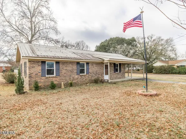 132 McVay Dr, Cochran, GA 31014