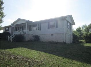 1411 Arrowhead Ter, Lawrenceburg, TN 38464
