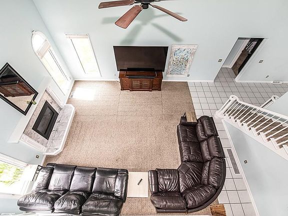 5th image of 7349 Royalview Dr