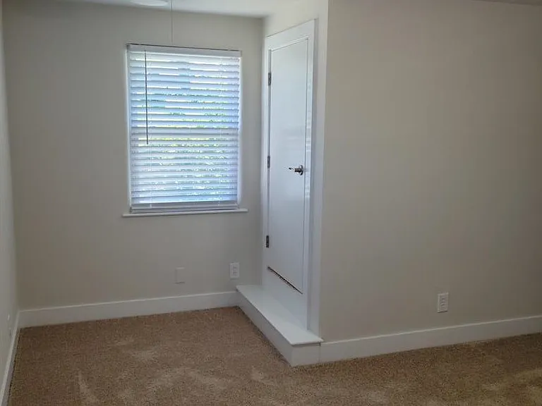 498 Manatawny St — Photo 30