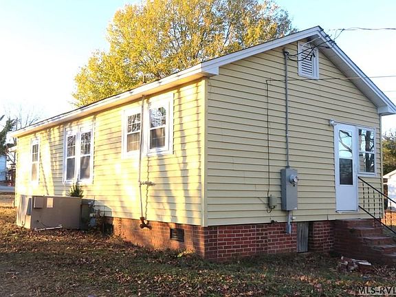 3rd image of 1008 Carolina St