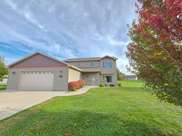 105 Taylor Cir, Le Sueur, MN 56058