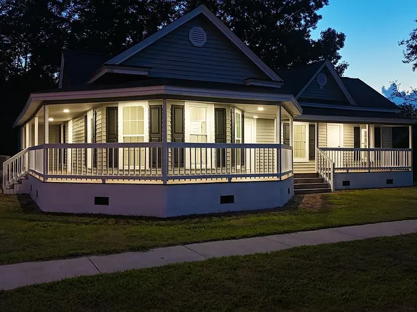 202 Goldsboro St, Lucama, NC 27851