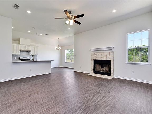 5th image of 111 Elm Grove Dr