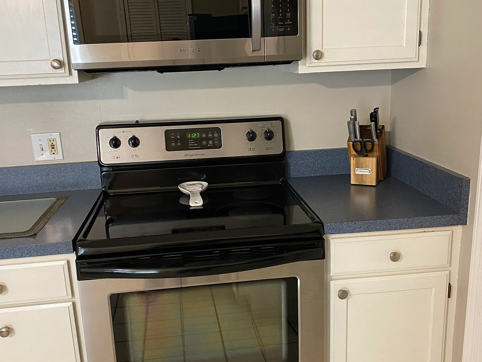 2 bed, 1400 sqft, $2,400 — Photo 3