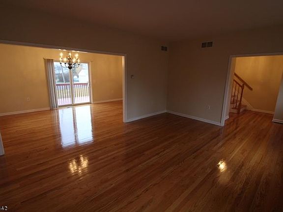 4th image of 756 Columbus Ave