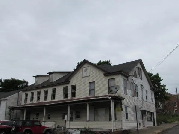 141 Carbon St, Weatherly, PA 18255