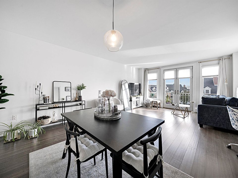 1st image of 204 Shearwater Ct W APT 33