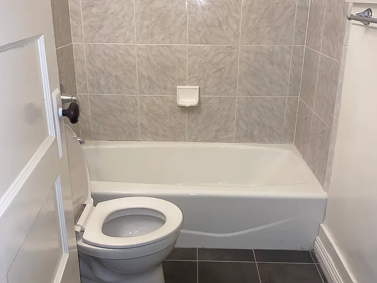 6309 S Gregory Ave #B — Photo 10