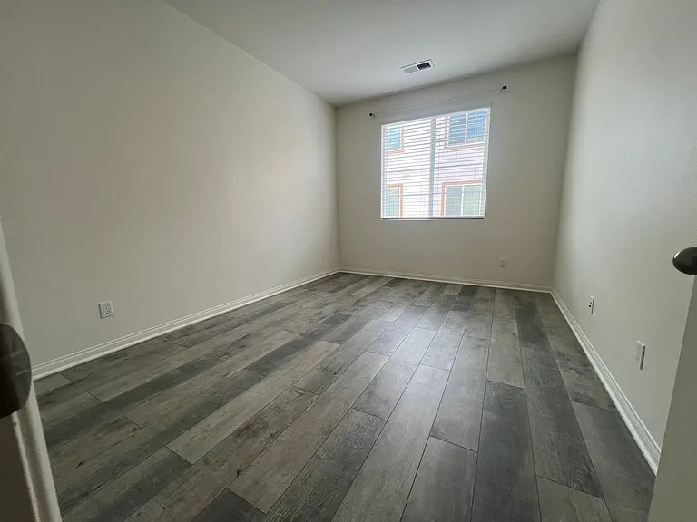 1707 Frangipani Ave — Photo 19