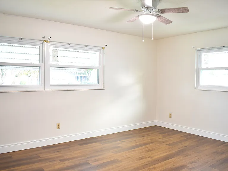 1413 Floyd Dr — Photo 7