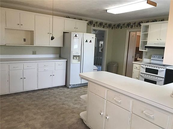 2nd image of 1402 N Park Blvd