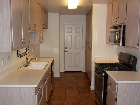3rd image of 4714 Courtland Ln