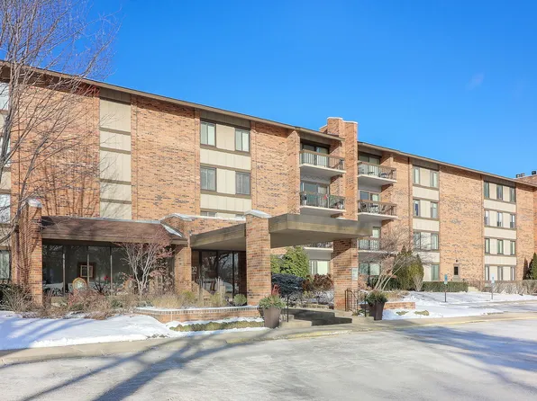 201 Lake Hinsdale Dr APT 209, Willowbrook, IL 60527