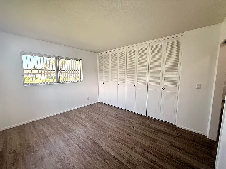 2854 Crosley Dr E #J — Photo 10