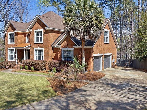 2nd image of 390 Spruce Glen Rd