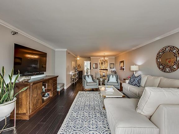 4th image of 1250 N Dearborn Pkwy #16C