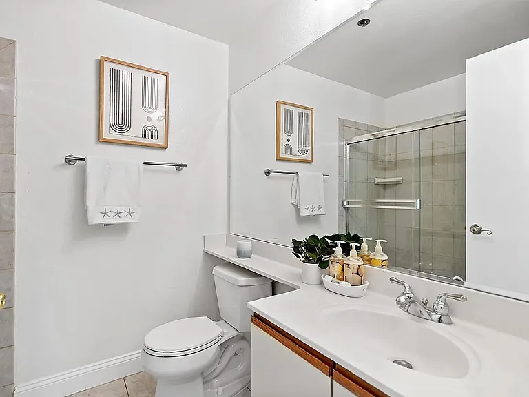 411 Park Ave #301 — Photo 5