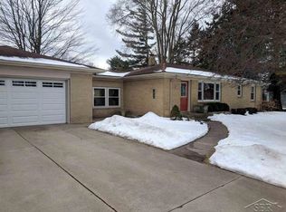 10435 Dice Rd, Freeland, MI 48623