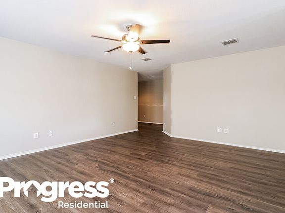3rd image of 1624 Queens Brook Ln