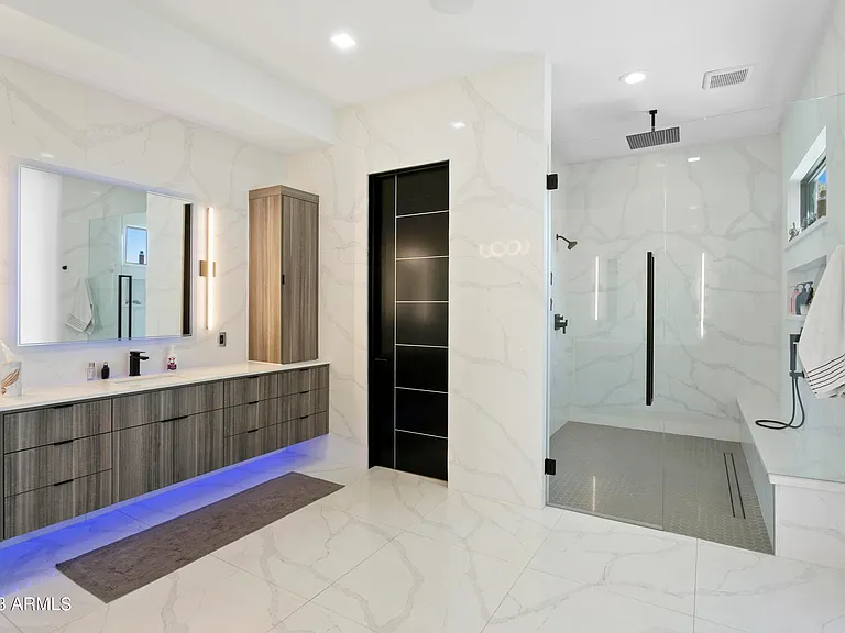 10019 N 57th St — Photo 35