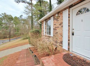 5179 Rosestone Dr, Lilburn, GA 30047