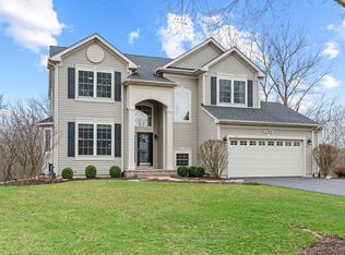 2789 Constitution Dr, Lindenhurst, IL 60046